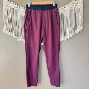 Rhone Men's Versatility Pant maroon size small